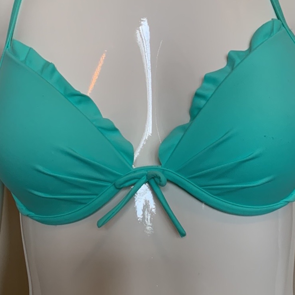 EUC Victoria’s Secret Bikini Top • Size 34A - Picture 3 of 5